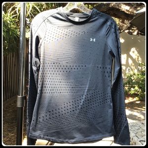 Under Armour top